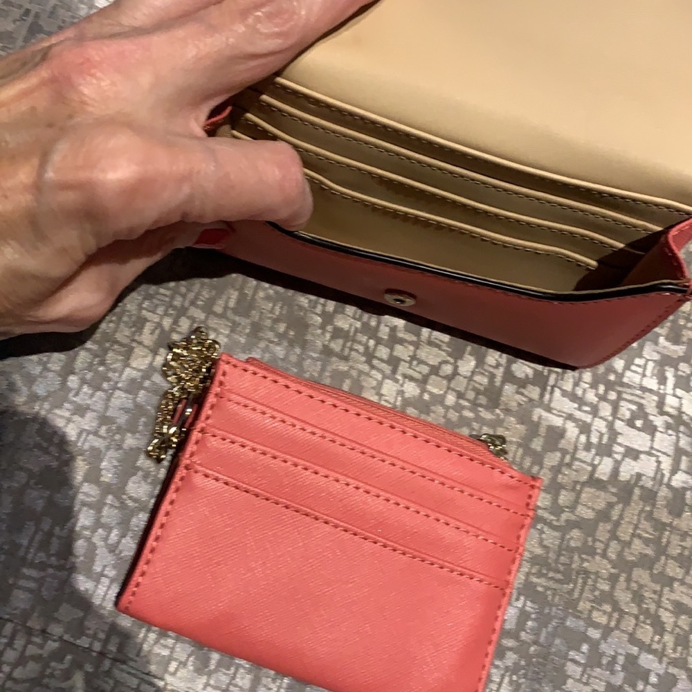 Guess Wallet 🥰 - Picture 4 of 5